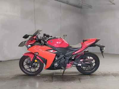 Yamaha YZF-R25 2015