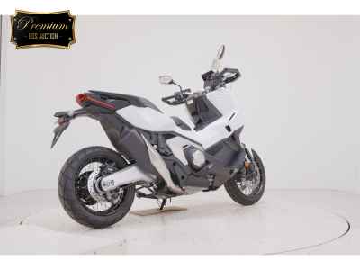 Honda X-Adv 750 2025