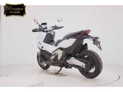 Honda X-Adv 750 2025