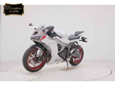 Kawasaki Ninja ZX-6R 2025