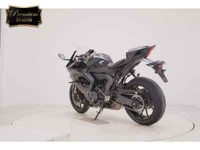 Yamaha YZF-R7 2025