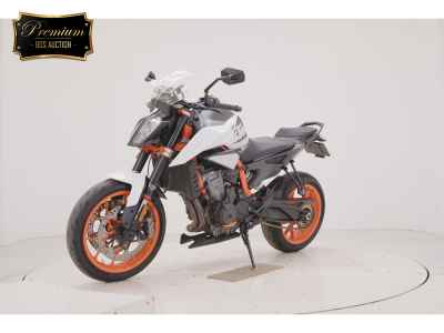 KTM 890 Duke R 2021