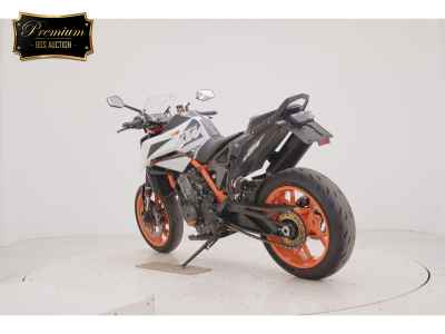 KTM 890 Duke R 2021
