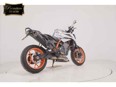 KTM 890 Duke R 2021
