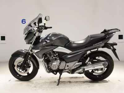 Suzuki GSR250S