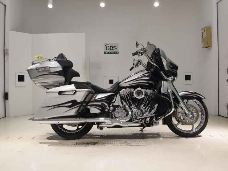 Harley-Davidson Street Glide FLHXSE1800 2015
