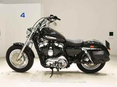 Harley-Davidson Sportster Custom XL1200C 2013