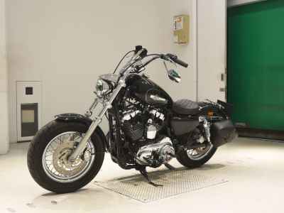 Harley-Davidson Sportster Custom XL1200C 2013