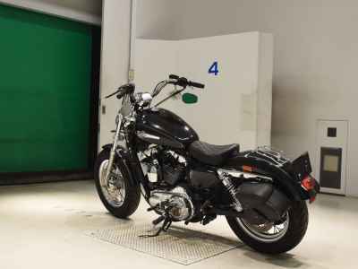 Harley-Davidson Sportster Custom XL1200C 2013