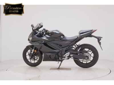 Yamaha YZF-R25 2022