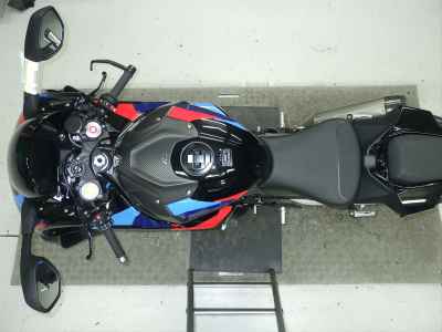 BMW M1000RR 2025