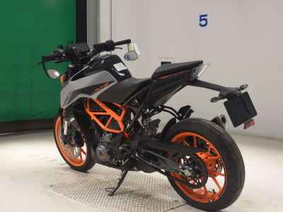 KTM 390 Duke 2021