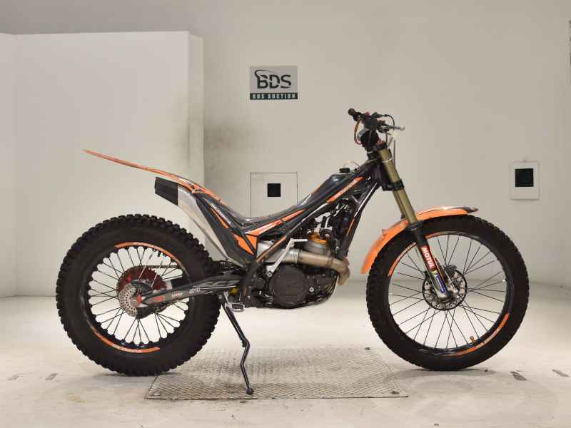 Suzuki CORPA300C-F 2022