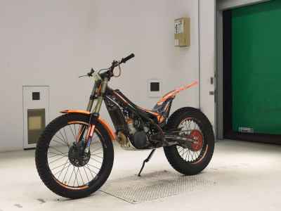 Suzuki CORPA300C-F 2022