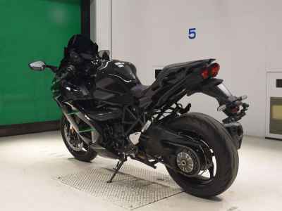 Kawasaki Ninja H2 SX 2025