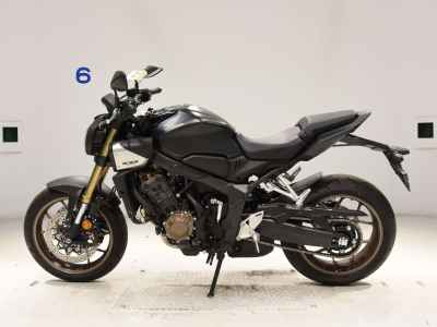 Honda CB650R E-Clutch 2025