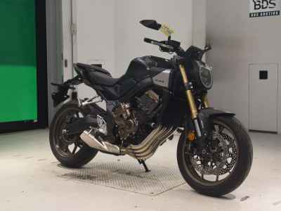 Honda CB650R E-Clutch 2025