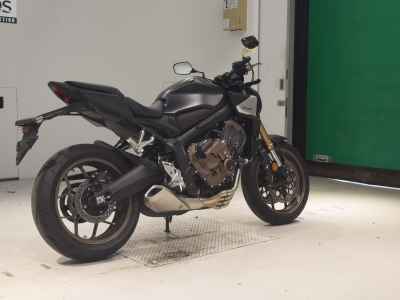 Honda CB650R E-Clutch 2025