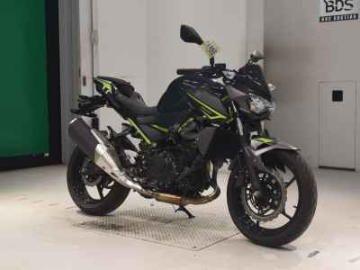 Kawasaki Z400 2022