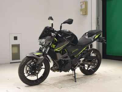 Kawasaki Z400 2022