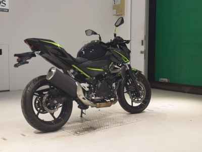 Kawasaki Z400 2022
