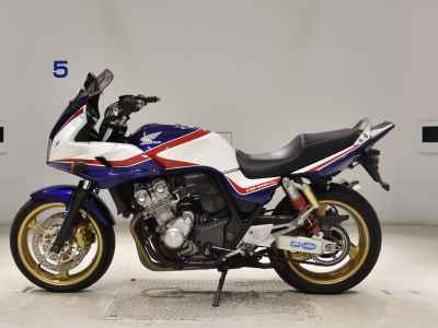 Honda CB400 Super Boldor 2009