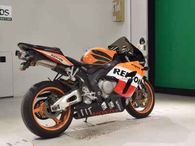 Honda CBR1000RR 2005