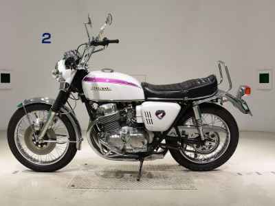 Honda CB750 2021