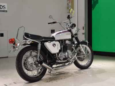 Honda CB750 2021
