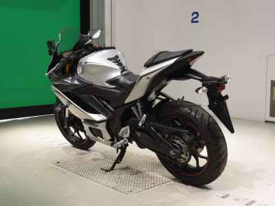 Yamaha YZF-R25 2020