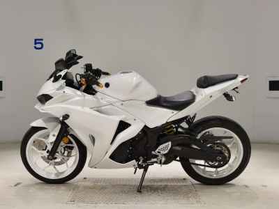 Yamaha YZF-R25 2017