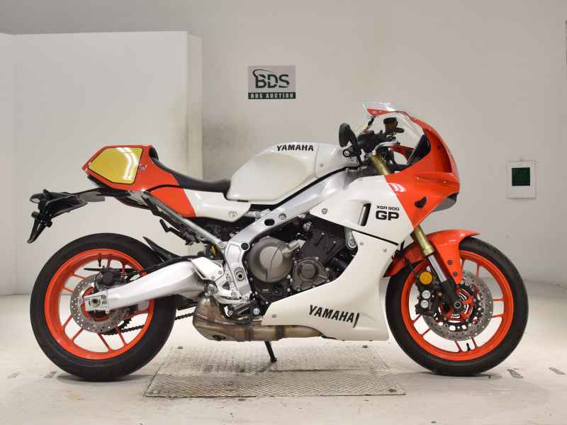 Yamaha XSR900 GP 2024