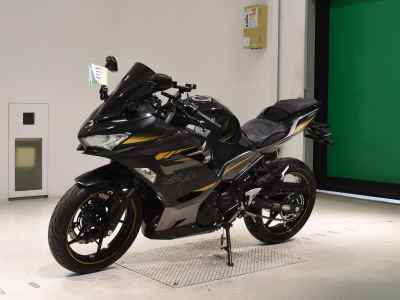 Kawasaki Ninja 400 2021