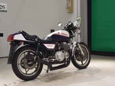 Suzuki GSX400F 2025