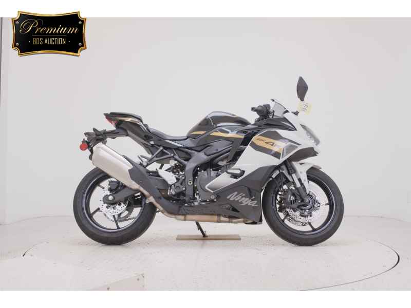 Kawasaki Ninja ZX-4R SE 2025
