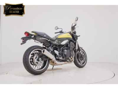 Kawasaki Z900RS 2025