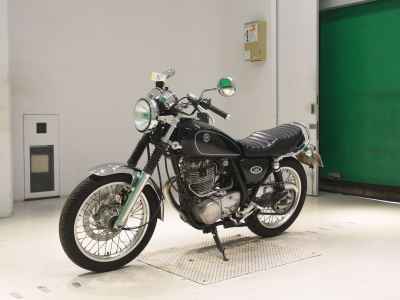 Yamaha SR400 2005