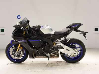 Yamaha YZF-R1M 2025