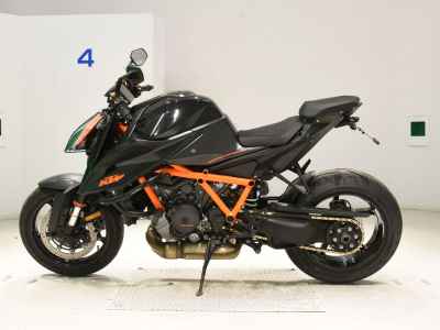 KTM 1290 Super Duke R 2021