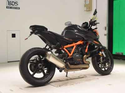 KTM 1290 Super Duke R 2021