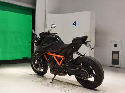 KTM 1290 Super Duke R 2021
