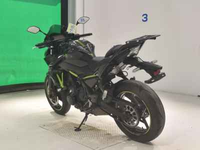 Kawasaki Z650 2021