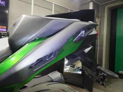 Kawasaki Ninja H2 SX 2025