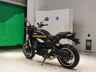 Kawasaki Z900RS 2024