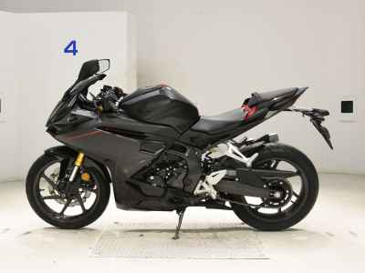 Honda CBR250RR 2023