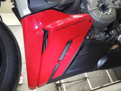 Ducati Streetfighter V2 2022