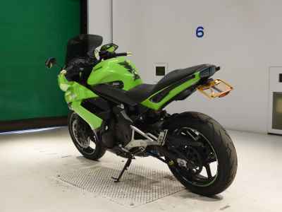 Kawasaki Ninja 400R 2011