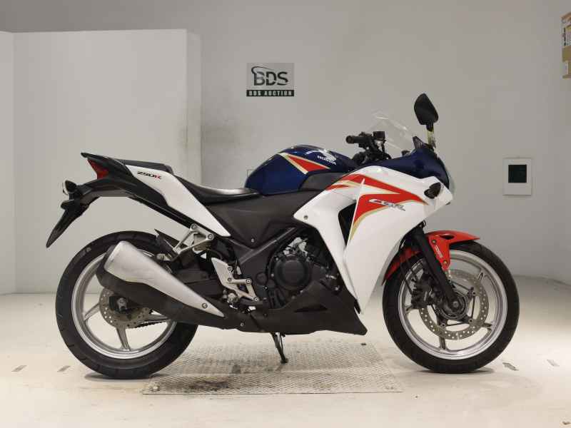 Honda CBR250R 2011