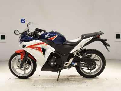 Honda CBR250R 2011