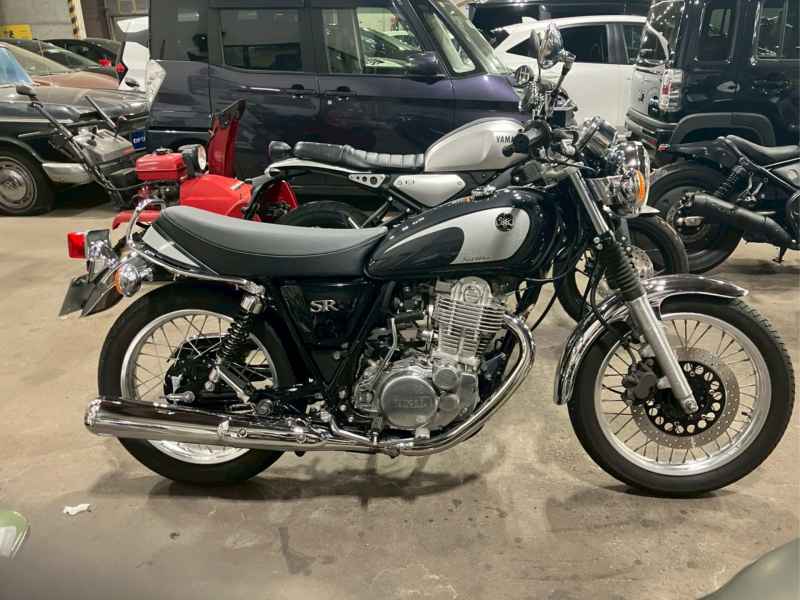 Yamaha SR400 2021